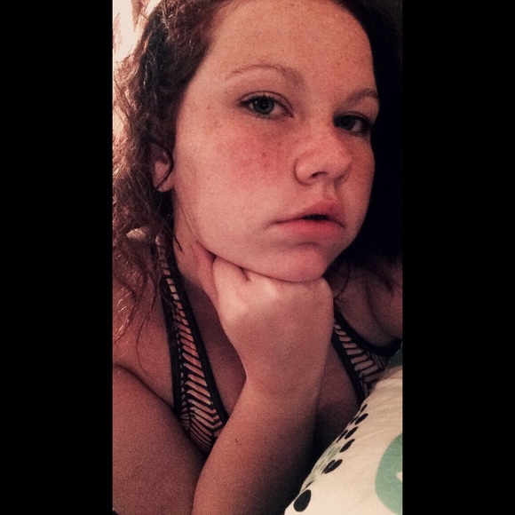 Profile Picture of Autumn Lancaster (@autyyyy) on Poshmark