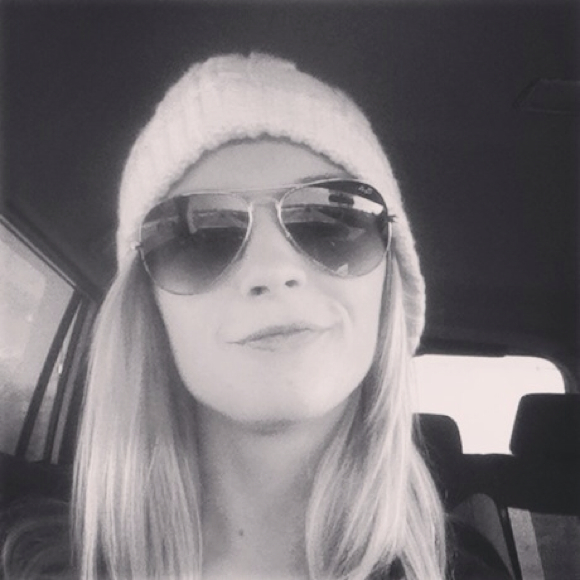 Profile Picture of Stephanie Mccahon (@smccahon) on Poshmark