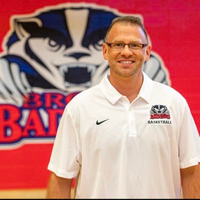 Profile Picture of Brandon Edwards (@coachbedwards) on Twitter