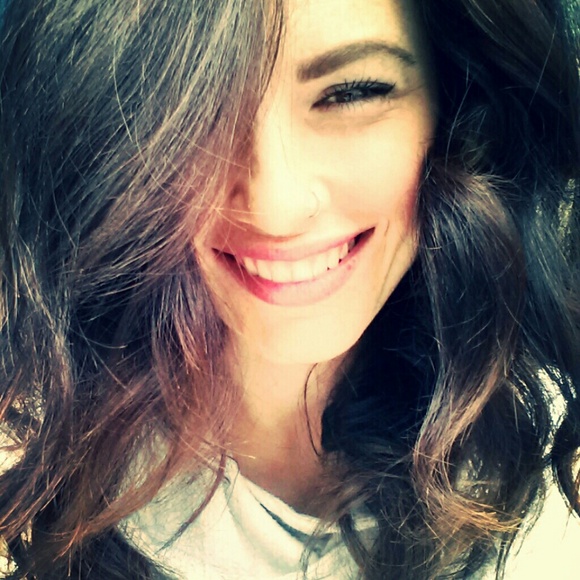 Profile Picture of Melissa Denatale (@miss_meliss_) on Poshmark