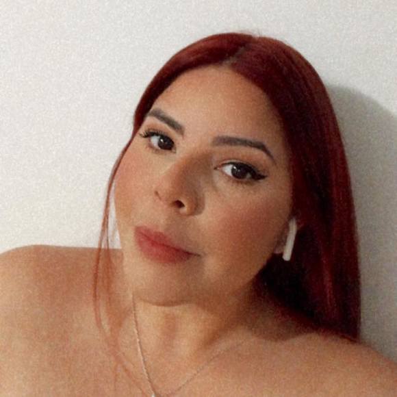 Genesis lyann Cotto rosa - Poshmark Profile Picture of Genesis lyann Cotto rosa (@glyann) on Poshmark