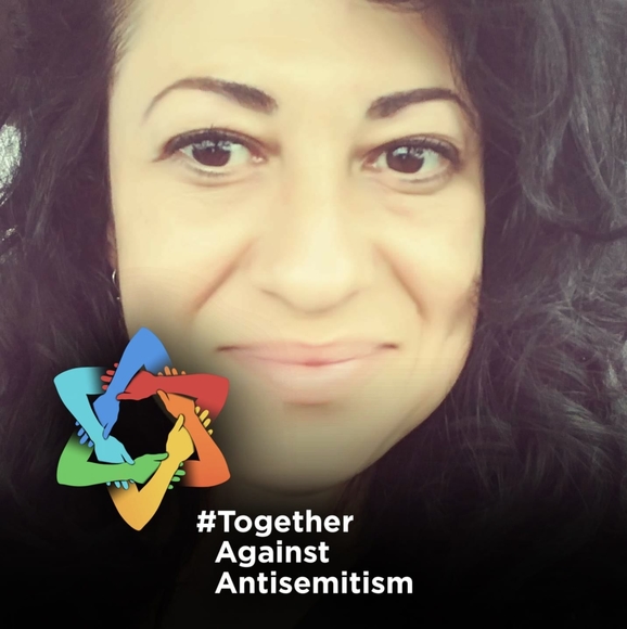 Profile Picture of Helena Uretsky (@helenauretsky) on Poshmark