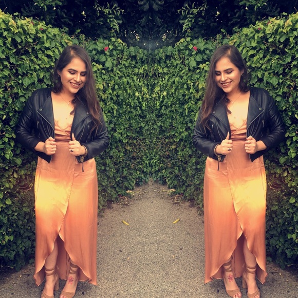 Profile Picture of Lupe Mora (@loopsm185) on Poshmark