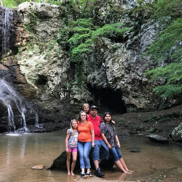 Profile Picture of Kim Mazikowski (@kimandjames15) on Poshmark