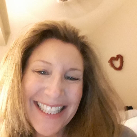 Profile Picture of Jacqueline Walsh (@zone888) on Poshmark