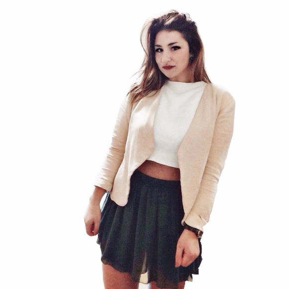 Sophia Becker - Poshmark Profile Picture of Sophia Becker (@sophbeck) on Poshmark