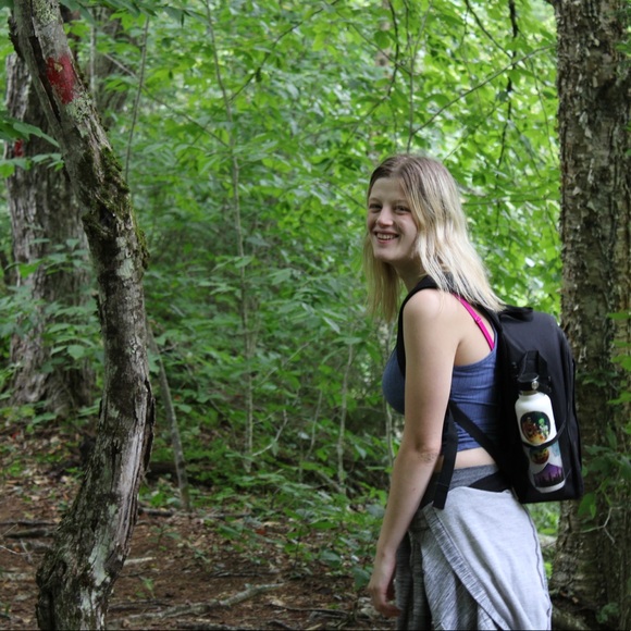 Profile Picture of Lily Peryer (@noahnlilyallard) on Poshmark