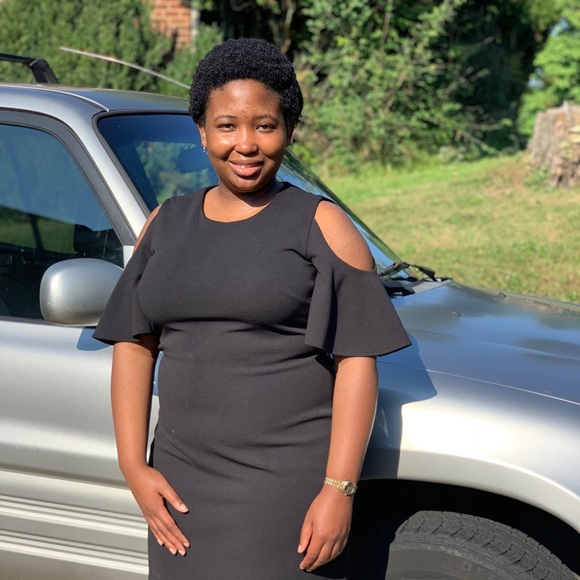 Muyumba Kalubi - Poshmark Profile Picture of Muyumba Kalubi (@kalubimk) on Poshmark