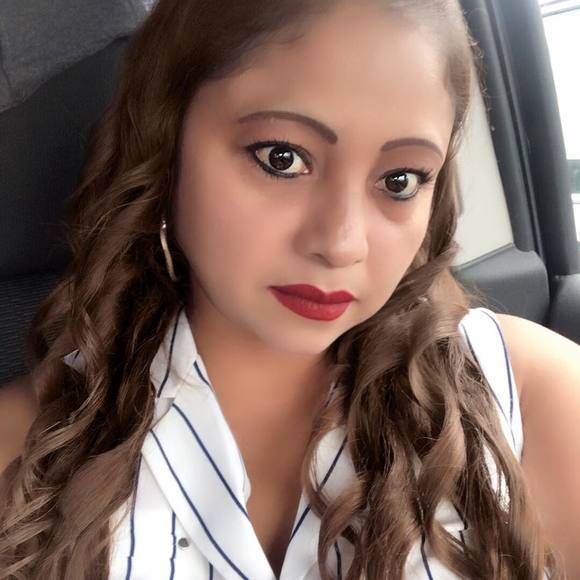 Profile Picture of Lily Alvarado (@lilyalvarado752) on Poshmark