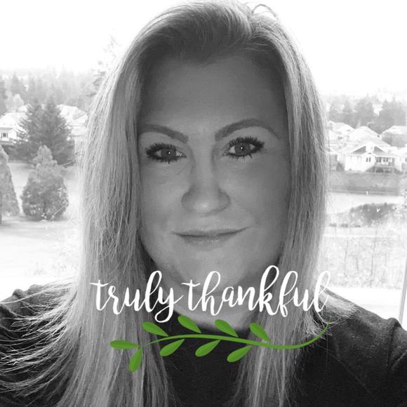 Profile Picture of Brianne Moore (@breezyanne2424) on Poshmark
