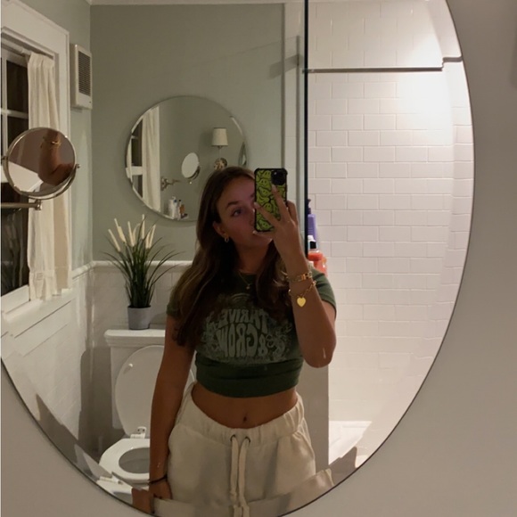 Profile Picture of Catherine Chandler (@catlchandler) on Poshmark