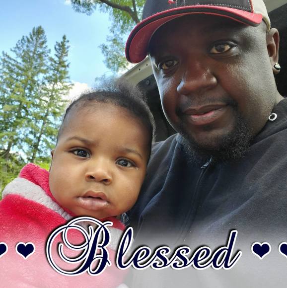 Profile Picture of Louis Scott (@louis_scott) on Poshmark