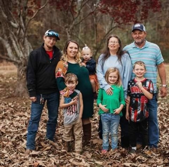 Profile Picture of Kimberly Arnell (@kimberlyarnell) on Poshmark