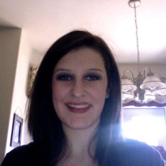 Profile Picture of Shelby Puterbaugh (@shelbyfindley18) on Poshmark