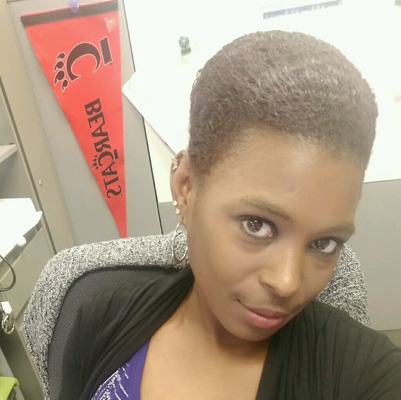 Profile Picture of Olivia Parrish (@mzbutterfly513) on Poshmark