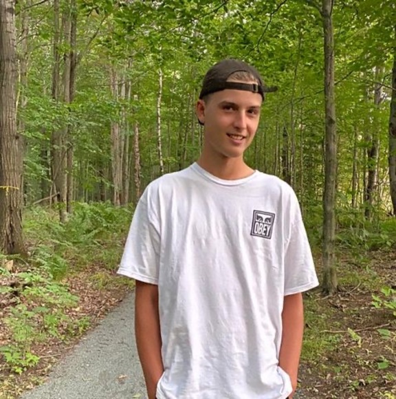 Profile Picture of Adam Mailhot (@adamasbestos) on Poshmark