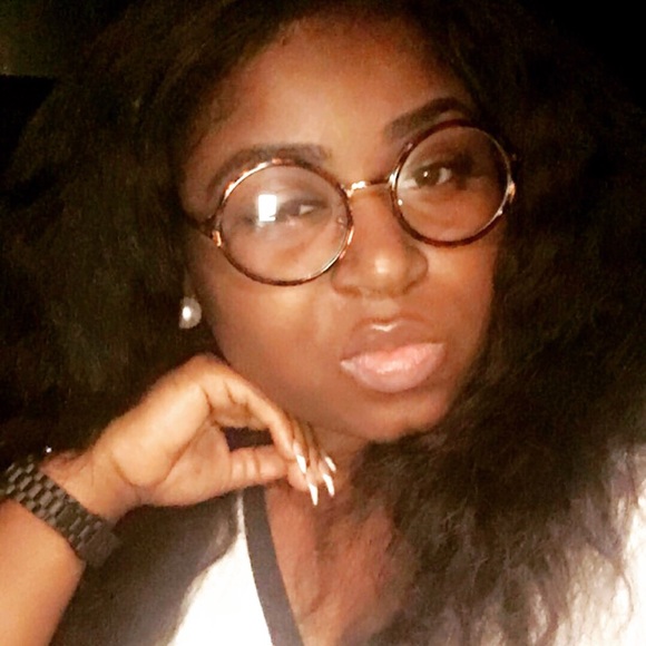 Profile Picture of Alexus Carpenter (@alexuscarpen) on Poshmark