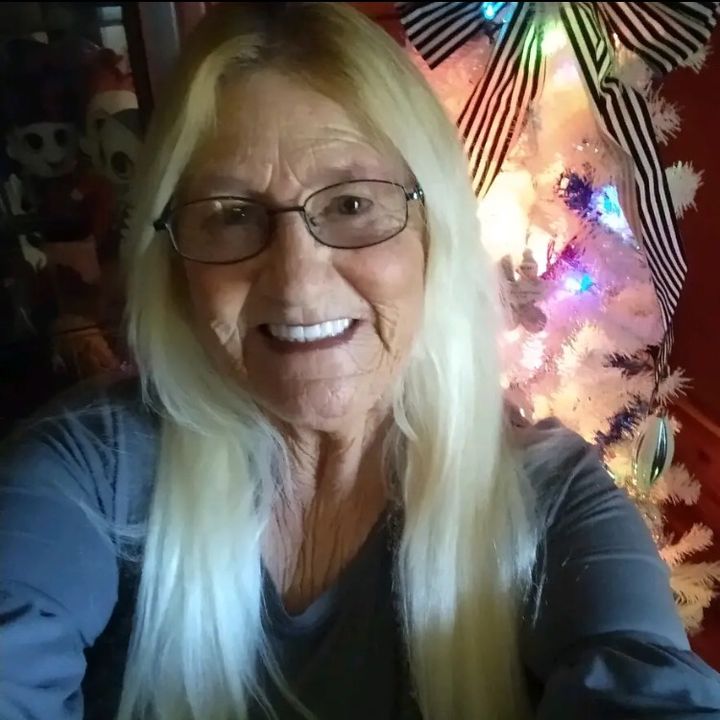 Profile Picture of Lana Cantrell (@lanacantrelll0) on Tiktok