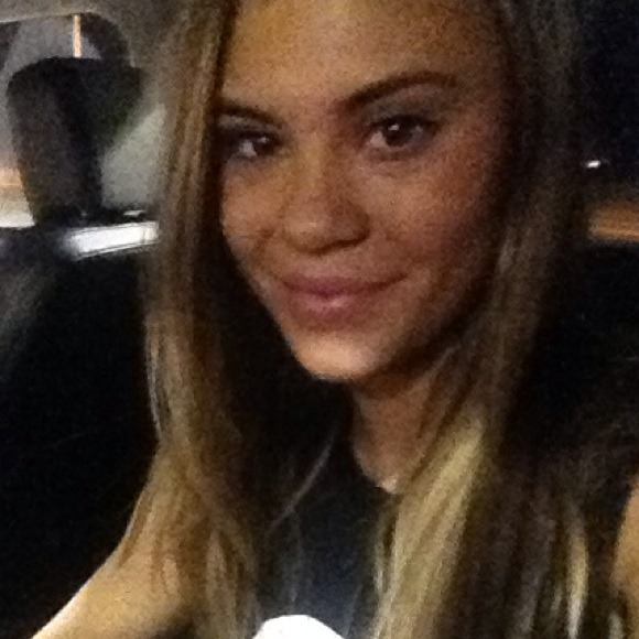 Profile Picture of Brianna Pugliese (@bripugliese) on Poshmark