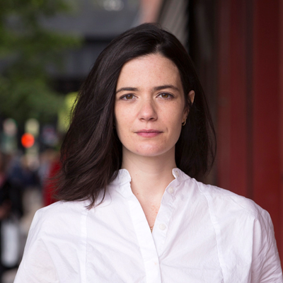 Profile Picture of Claire Stapleton (@clairewaves) on Twitter