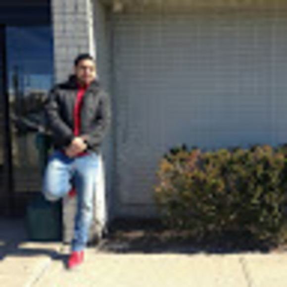 Profile Picture of Ahmed Saker (@saker394) on Poshmark