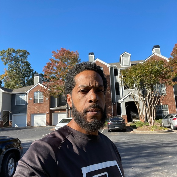 Profile Picture of Maurice Munroe (@moemakeithappen) on Poshmark