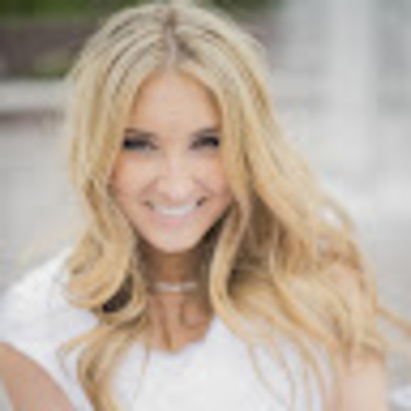 Profile Picture of Patricia Roedel (@patriciaroed167) on Poshmark