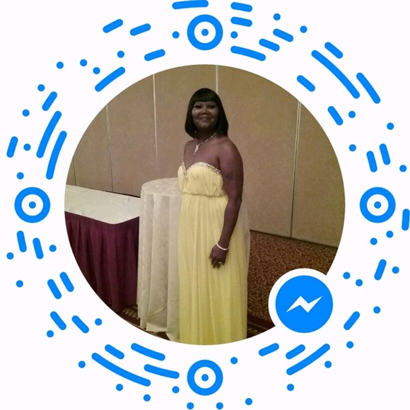 Profile Picture of Juanita Ehardt (@tweety1463) on Poshmark
