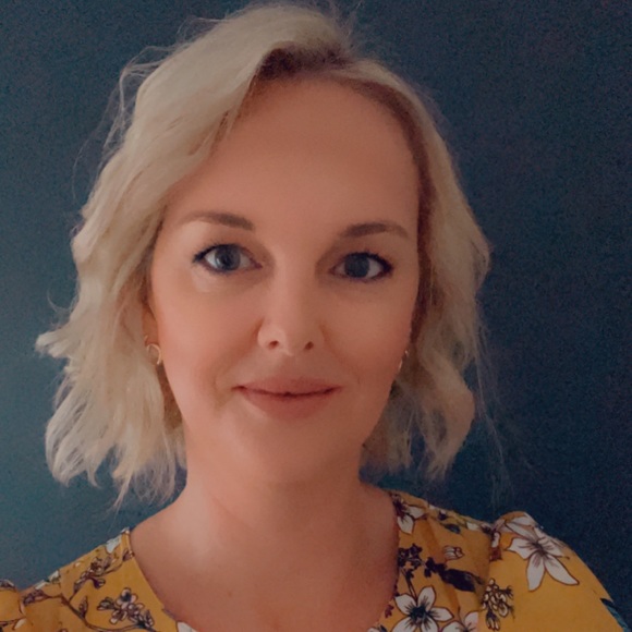 Profile Picture of Amanda Stembridge (@mastemo) on Poshmark