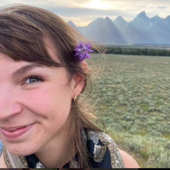 Profile Picture of Elly Diderrich (@eldiderrich) on Poshmark