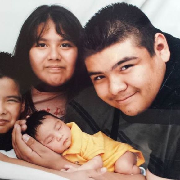 Profile Picture of Mely Lopez (@mely082698) on Poshmark