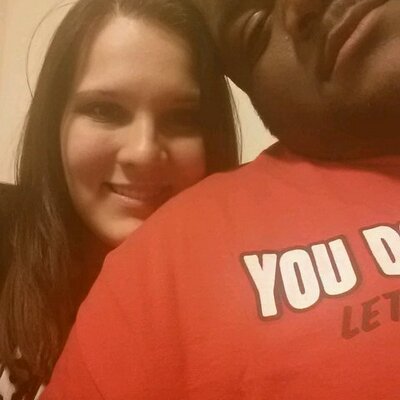 Profile Picture of Watchingfromthebush (@WeaverDemetrius) on Twitter