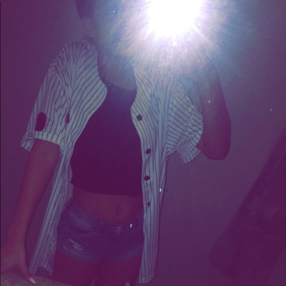 Profile Picture of Myra Perry (@myra4268) on Poshmark