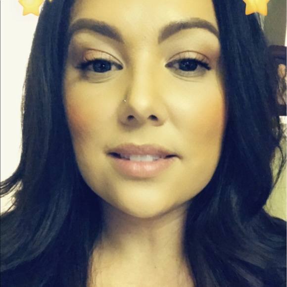 Profile Picture of Tiffany Quintero (@tiffanyq7) on Poshmark