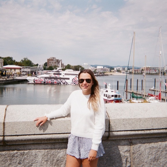 Profile Picture of Robin Aspinall (@robinaspinall) on Poshmark