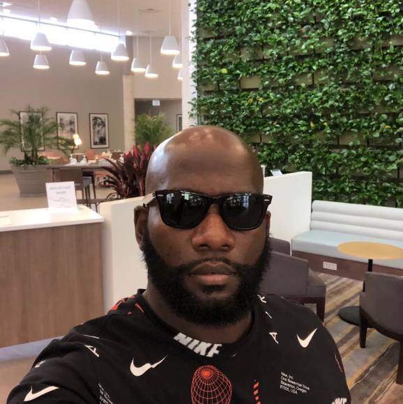 Profile Picture of David Smart (@david_smart) on Poshmark