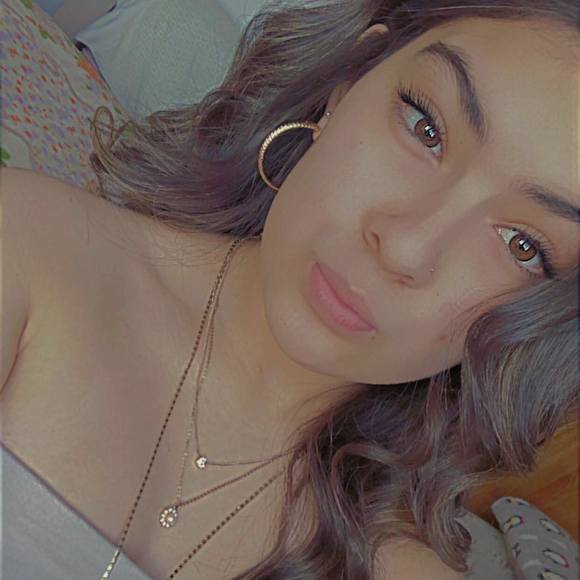 Profile Picture of Jasmin ariana Lopez barron (@jasminlbarron12) on Poshmark