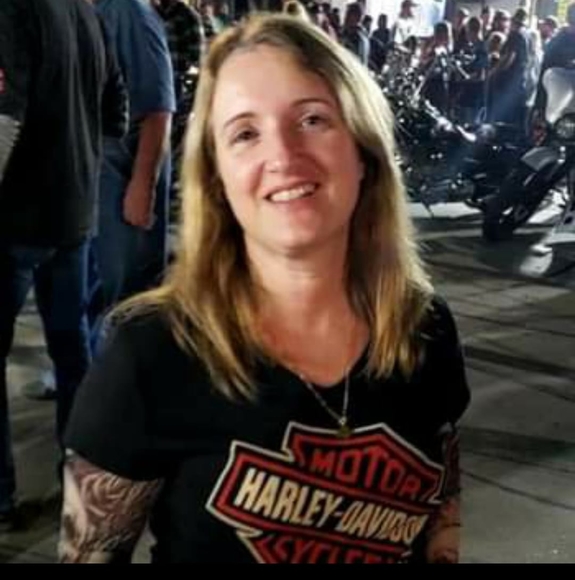 Profile Picture of Paola Wardley (@paolawar) on Poshmark