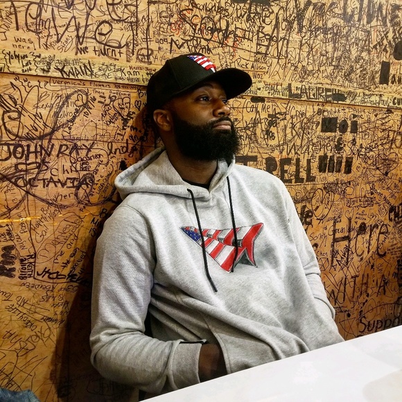 Jermaine Townsend - Poshmark Profile Picture of Jermaine Townsend (@jtowns19) on Poshmark