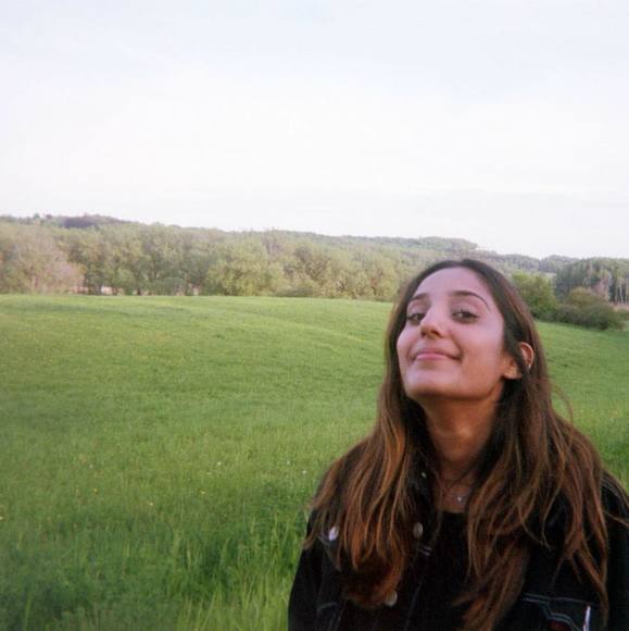 Profile Picture of Taara R (@taarar) on Poshmark