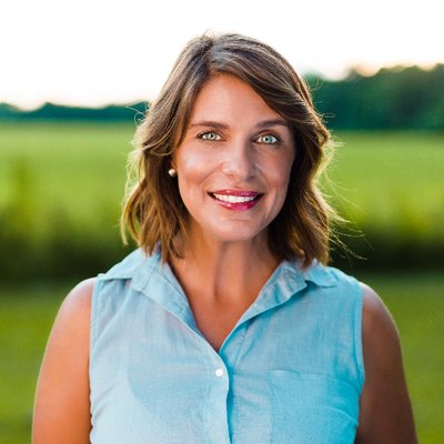Profile Picture of Vivian Howard (@chefandthef) on Twitter