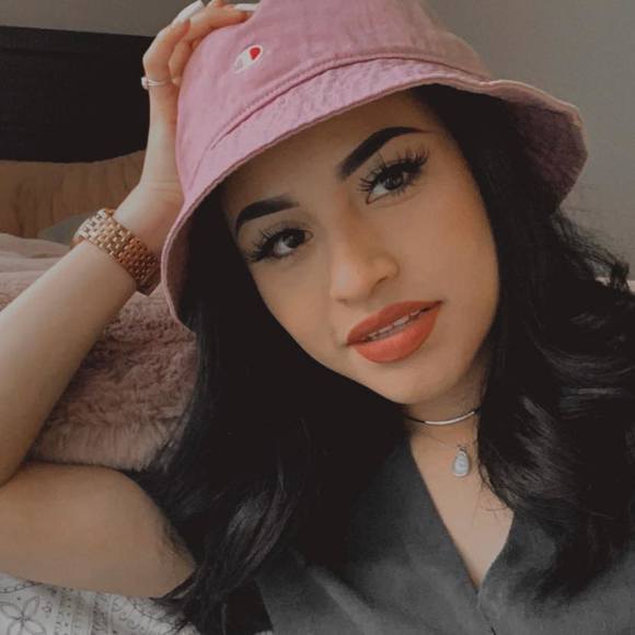Profile Picture of Nadia Singh (@nadiasantiago1) on Poshmark