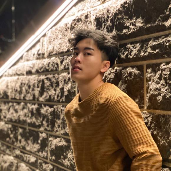 Profile Picture of Cuong Huynh (@cuonghuynh123) on Poshmark