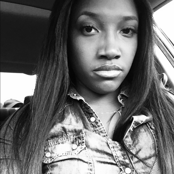 Profile Picture of Brittaney Browning (@msbrittaneyb) on Poshmark