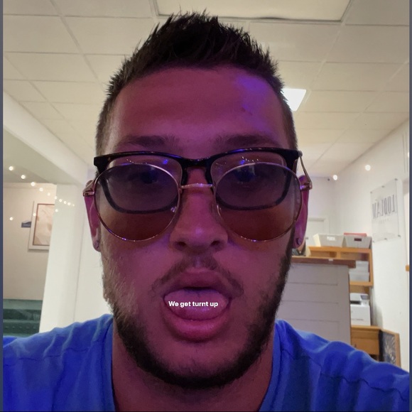 Profile Picture of Aaron Black (@aaron_black333) on Poshmark