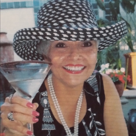 Profile Picture of Cecilia Witchey (@ceci_posh) on Poshmark