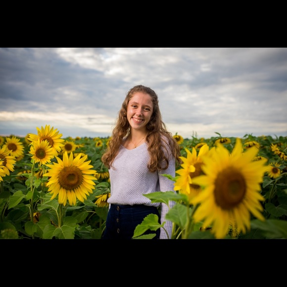 Profile Picture of Sara Scavuzzo (@sarascavuz) on Poshmark