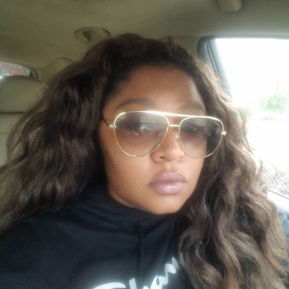 Profile Picture of Dawn Ross (@dsross30) on Poshmark