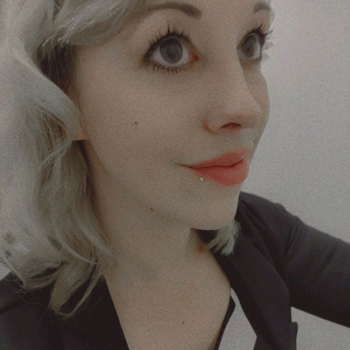 Profile Picture of anna (@annakstapf) on Tiktok
