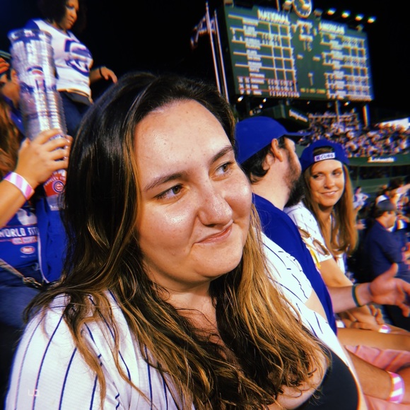 Amy Wilkinson - Poshmark Profile Picture of Amy Wilkinson (@amwilkinson95) on Poshmark